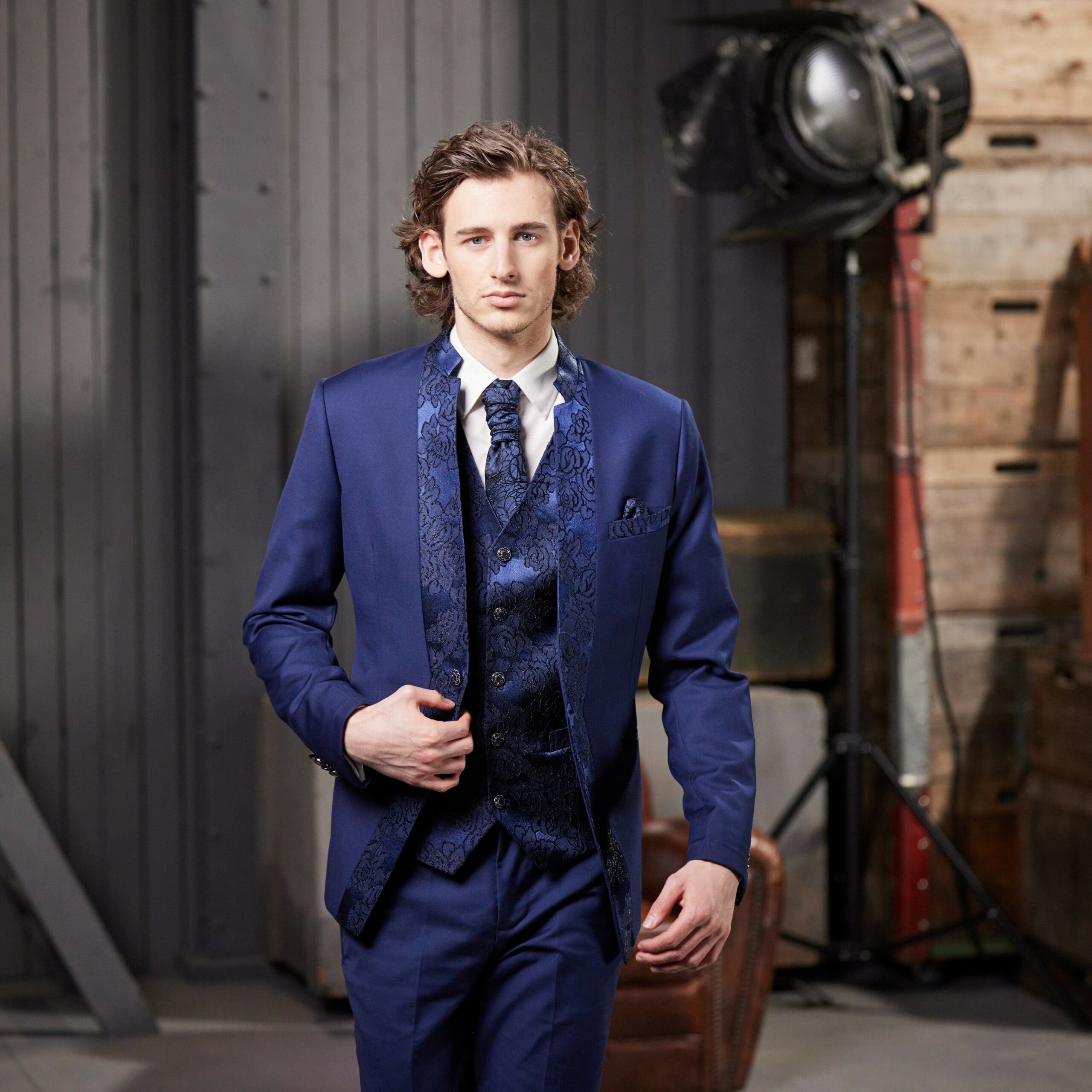 Extravaganter Anzug Set Barock Stil mit Stehkragen Blau Mieten