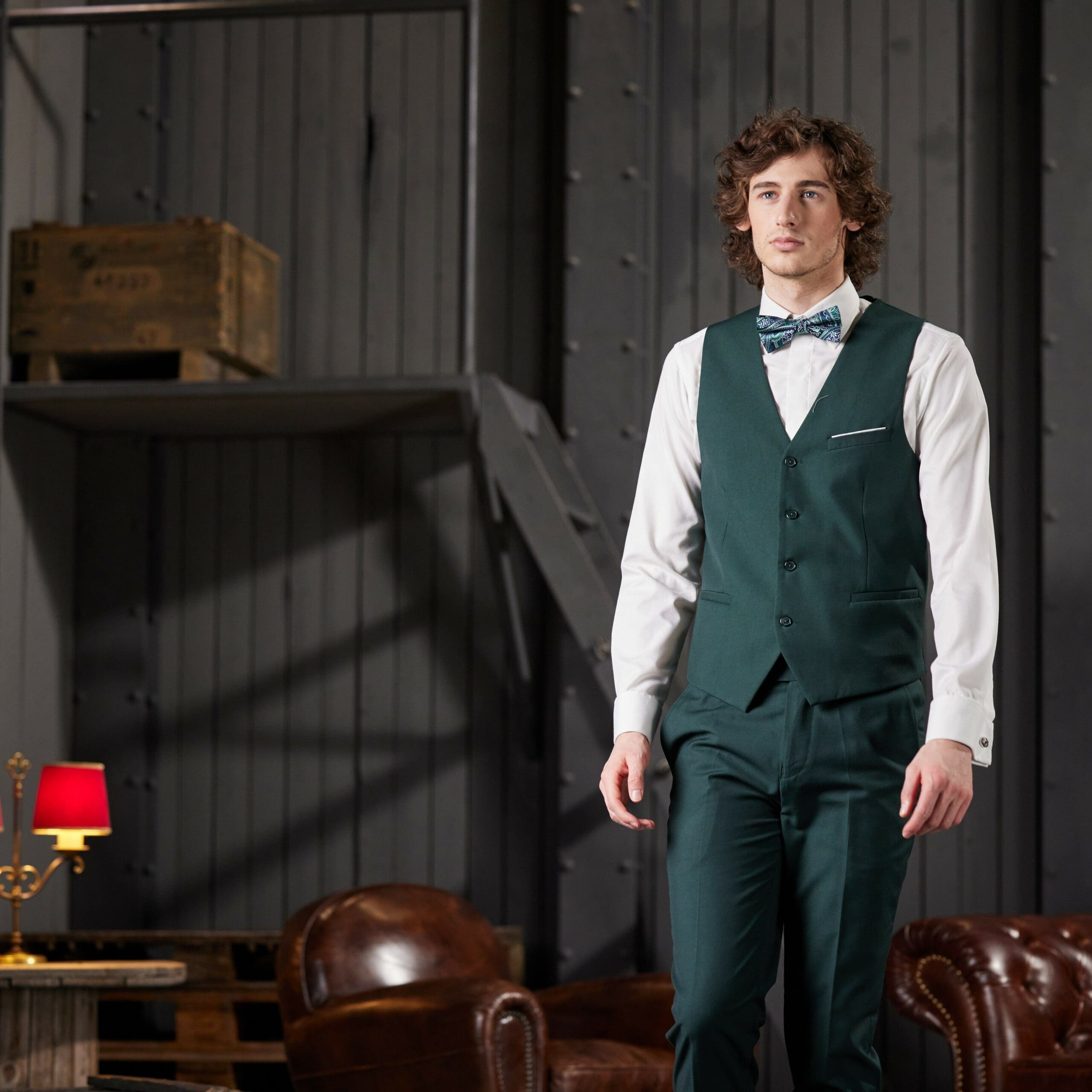 Grüne Weste - Beständigkeit und Ausgegelichenheit. Anzug Westen mieten