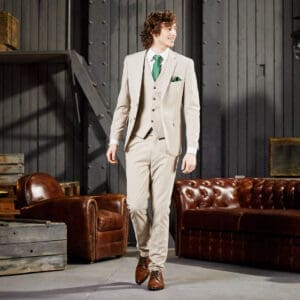 Dreiteiliger Anzug in Beige mieten in der Schweiz