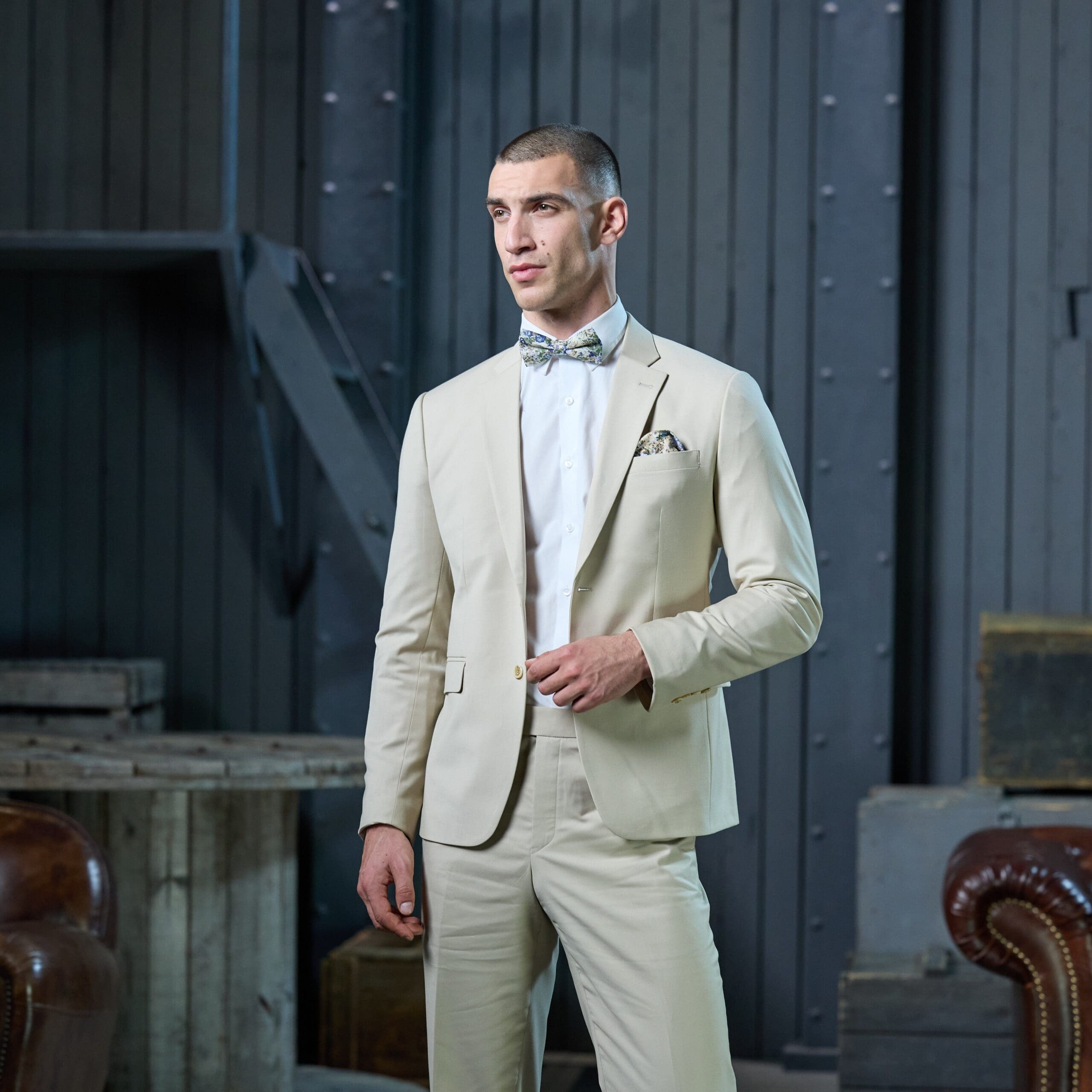 Komplett Set in Beige Mieten. Jetzt beim Smartanzug!