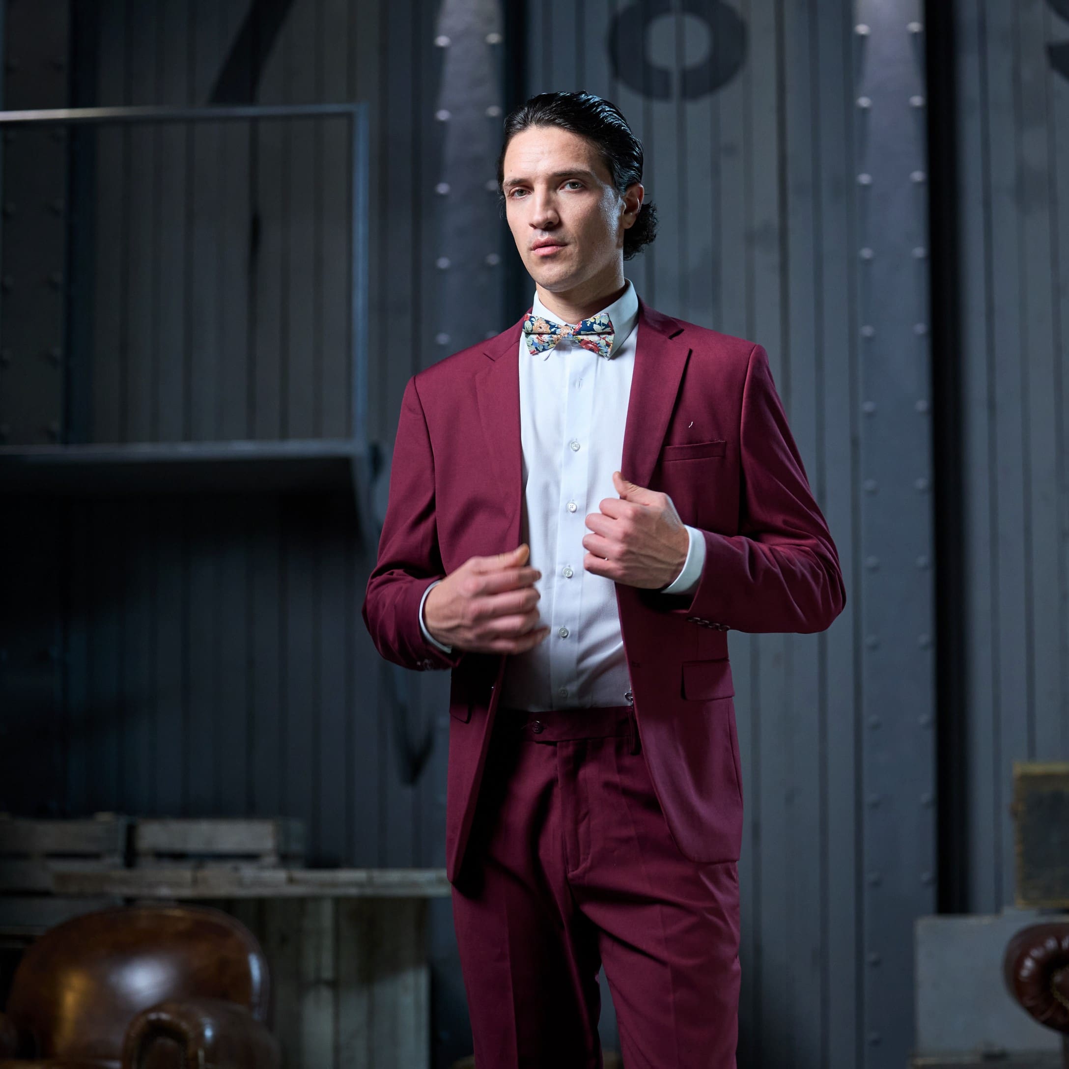 Business Anzug Set Komplett in Burgunder jetzt mieten statt kaufen