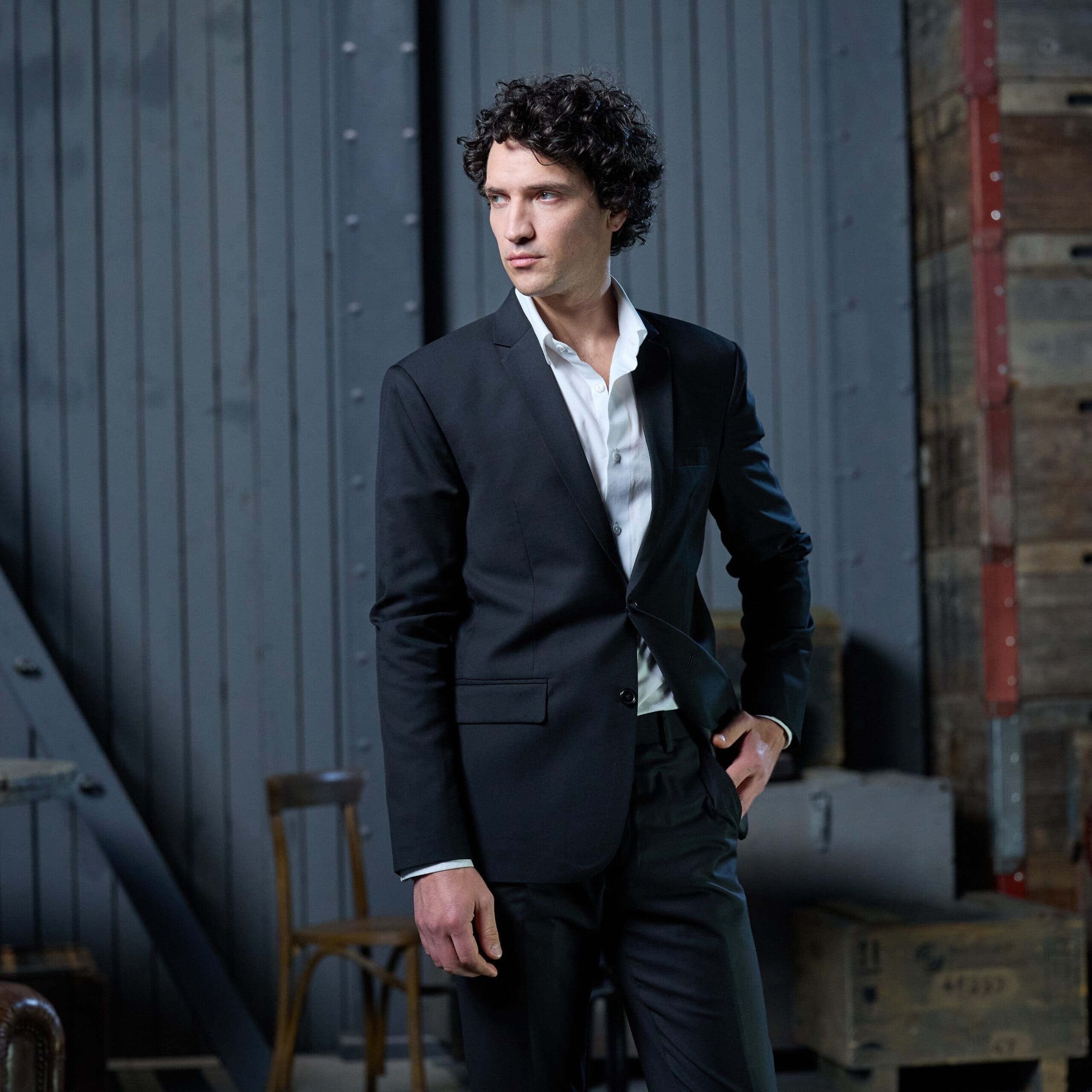 Herren Anzug Klassisch in Schwarz Ausleihen