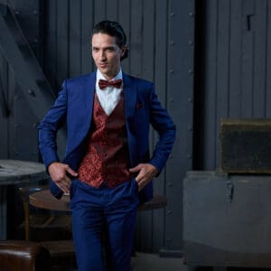 Hochzeitsanzug Set mieten in Navyblau mit bordeaux Weste im Vintage-Stil - Jetzt online Mieten in der Schweiz!