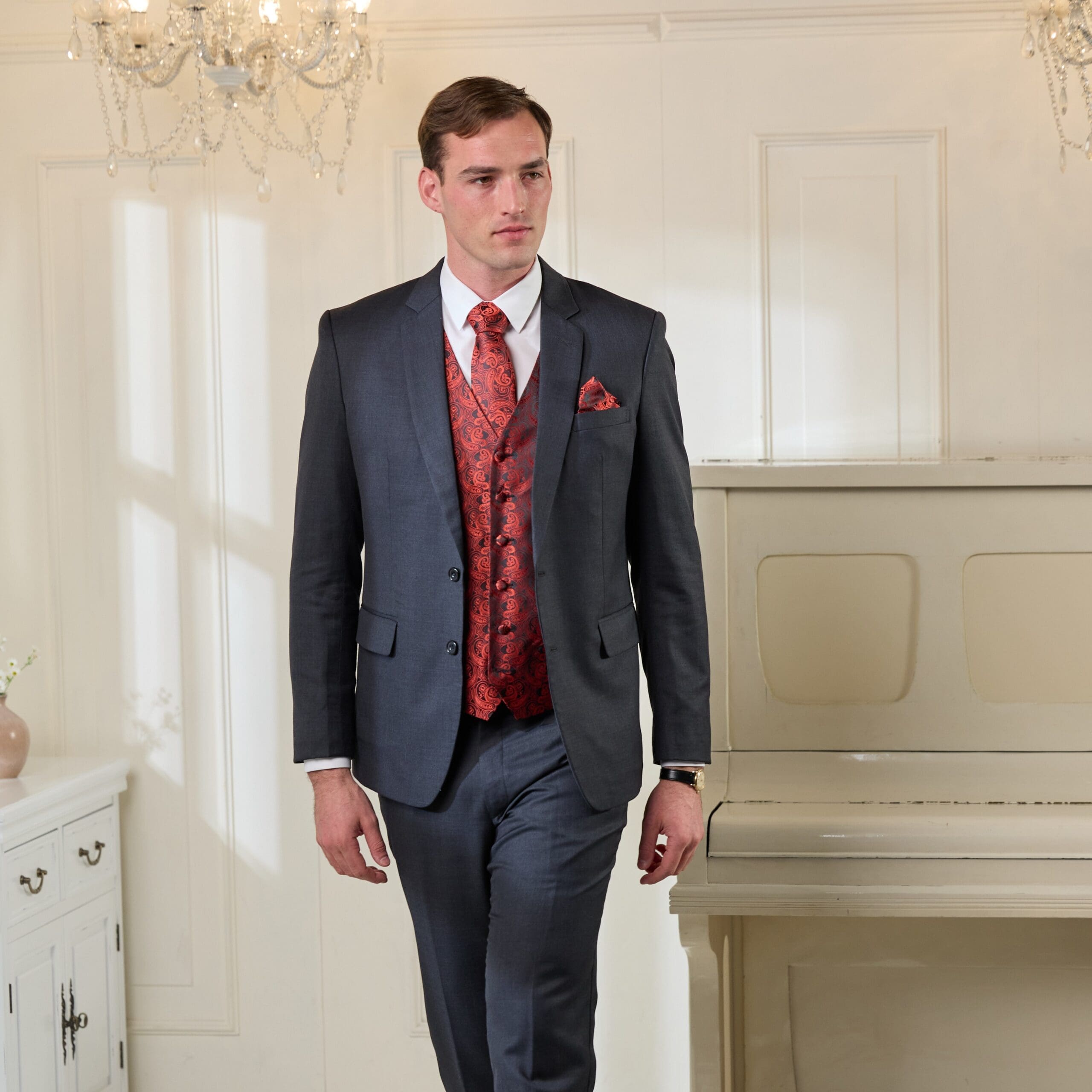 Miete dein Hochzeitsanzug Set mieten für einen festlichen Auftritt - Jetzt online Mieten in der Schweiz!